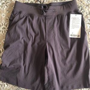 Lululemon shorts T.H.E. Short lined 9” warpsns NWT